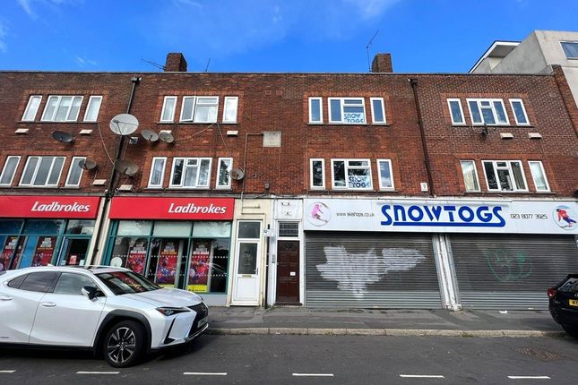 Thumbnail Flat to rent in Millbrook Road West, Southampton, Hampshire