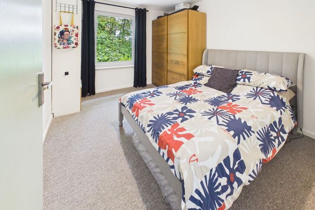 23 Agar Court, Fore Street, Redruth photo 3