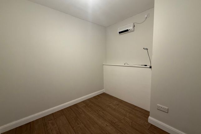 3, TIPTON photo 4