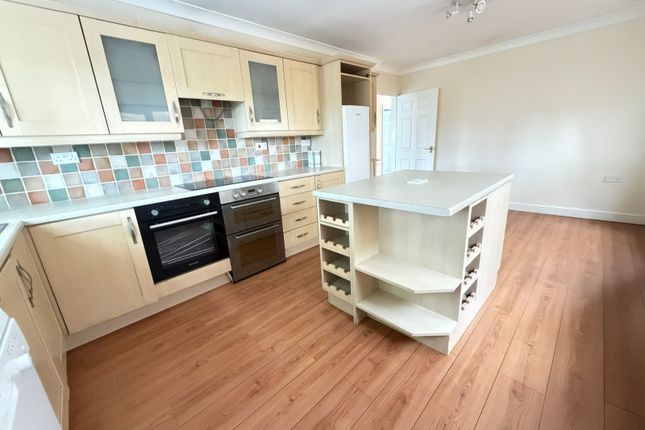 2, Glebe Close, Wisbech photo 3