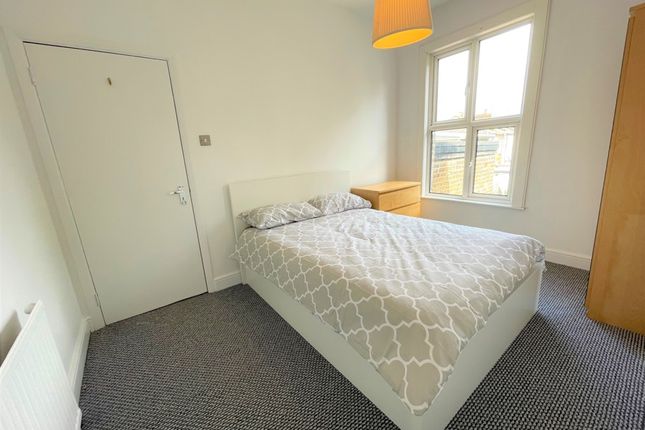 164, High Road Flat B First Floor Flat, London photo 3