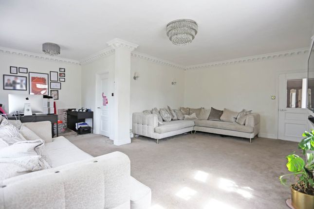 38, Hamlet Road, Romford photo 2
