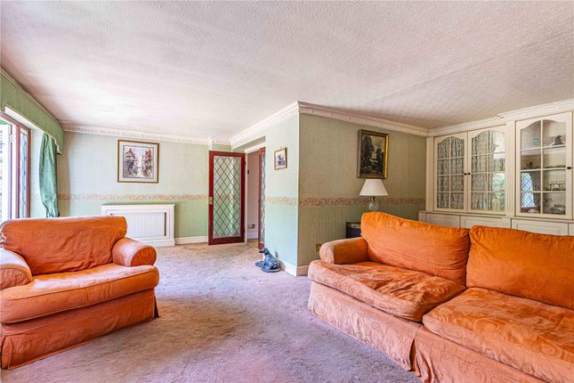 56, Park Crescent, Borehamwood photo 2