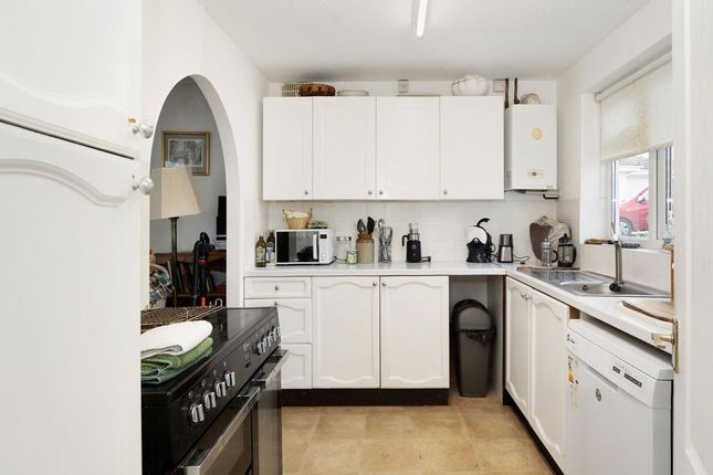 3 St. Johns Close, Teignmouth photo 3