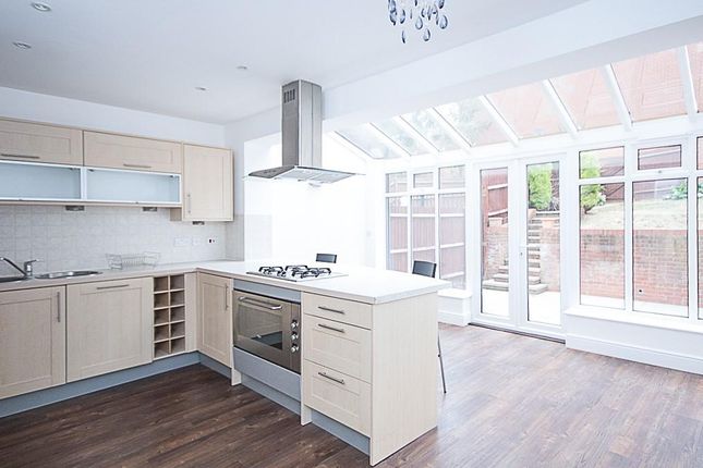 19, Greensleeves Drive, Brentwood photo 3