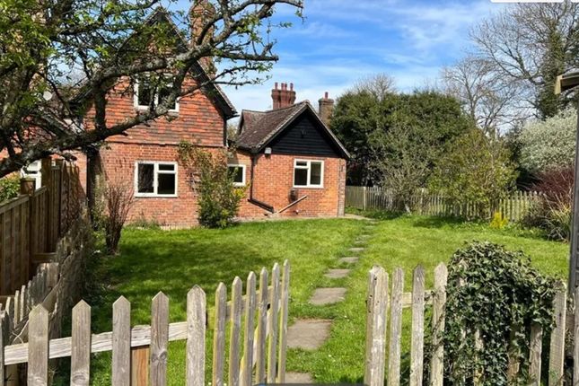 Thumbnail Cottage to rent in Cow Lane, Mark Beech, Edenbridge