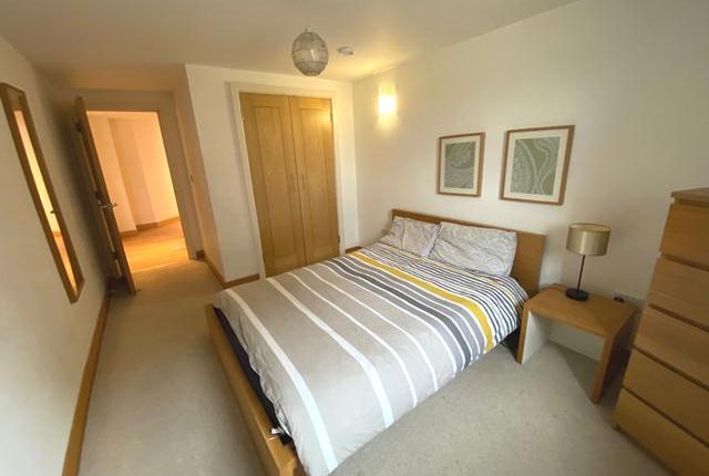 Flat 34, Leeds photo 2