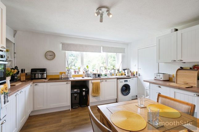 New Bungalow, New Bungalow, Farnham Road, Liss photo 4