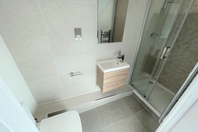 Room 2, 103, Aspect Point, Peterborough photo 3