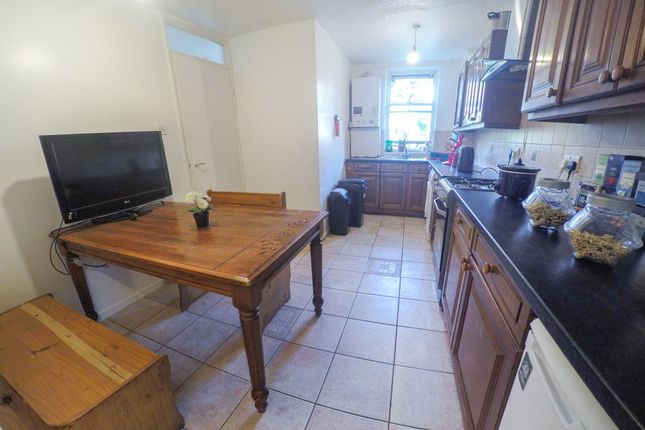 25, Chesnut Road, London photo 5