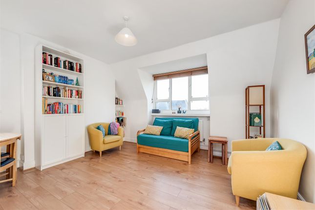 Flat 7, Wolsey House, Oseney Crescent, London photo 4