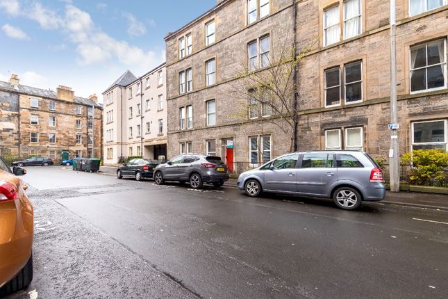 Flat to rent in Blackwood Crescent, Newington, Edinburgh