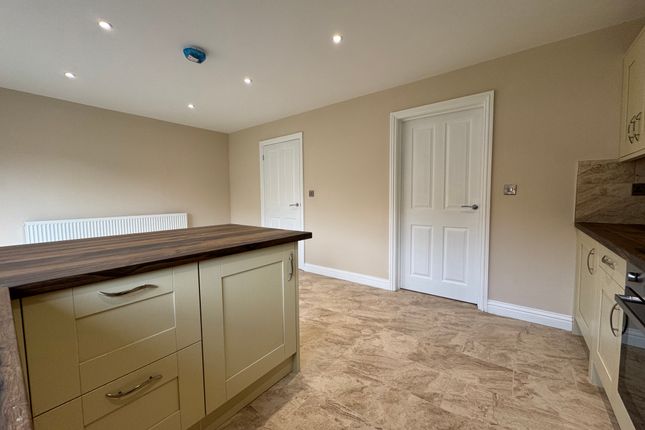 Harlaxton Road, GRANTHAM photo 5