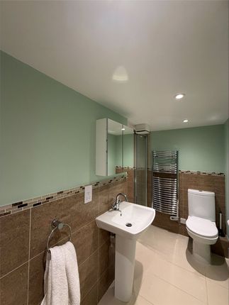 Flat 3 Lytton House, 6, Clarence Road, Windsor photo 3