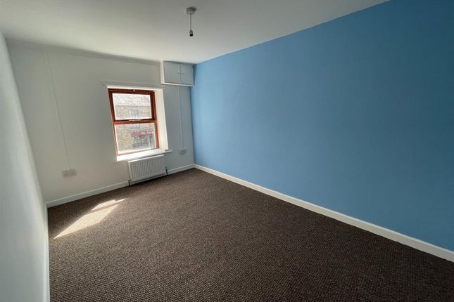 17 Wind Street, Ammanford photo 5