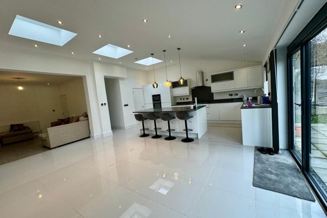 38, Wycombe Road, London photo 2