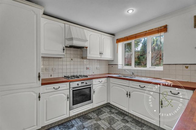 12, Peppermint Drive, Cardiff photo 4