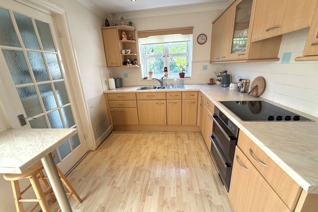 72, Sea Lane, Rustington photo 3