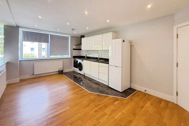 Flat 12, Hayley House,, London Road, Berkshire photo 2