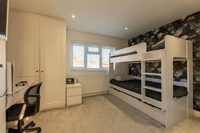 Semi-detached house for sale in Hamilton Close, Bricket Wood, St. Albans, Hertfordshire