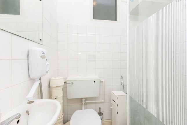 Flat 4, 28 South Villas, London photo 5