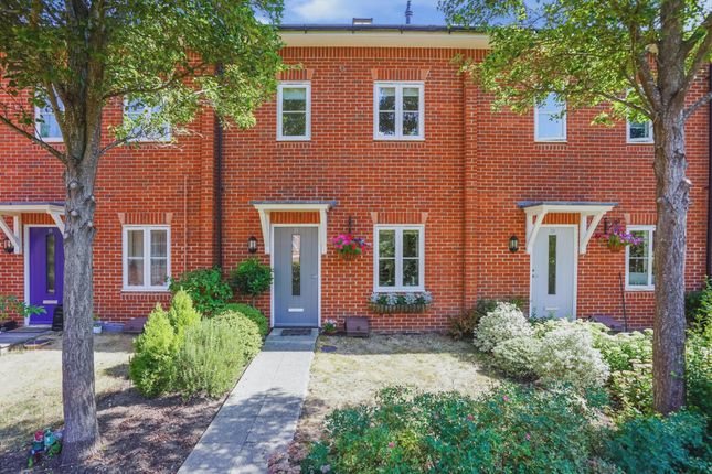 Thumbnail Town house for sale in Union Way, Thame