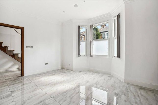 57 Abdale Road, London photo 4