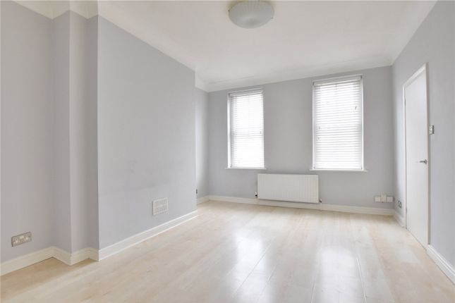 Flat for sale in Greenwich South Street, Greenwich, London