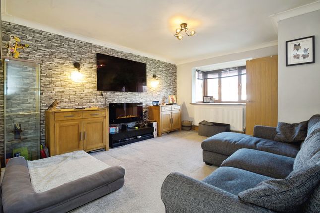 37, Challenger Drive, Doncaster photo 2