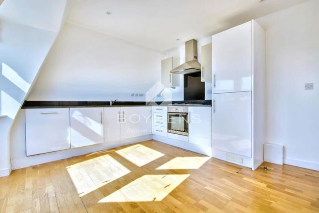 Flat 7 - 16, Marine Parade West, Clacton-on-Sea photo 3