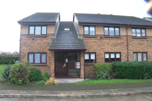 Thumbnail Flat to rent in Berry Close, Hornchurch
