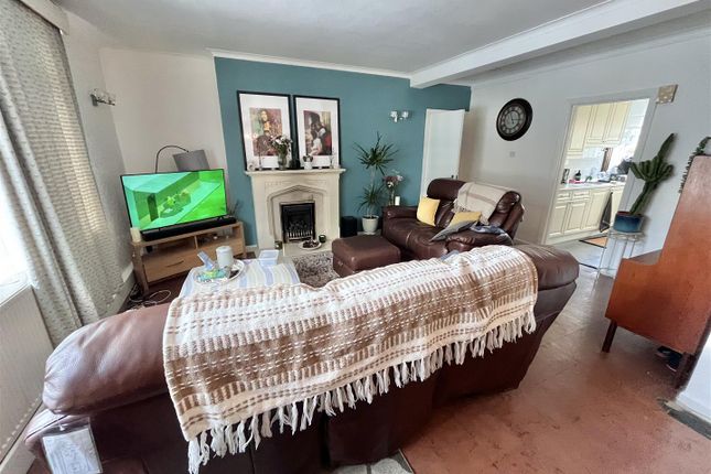 2, Queens Court, Wilmslow photo 2