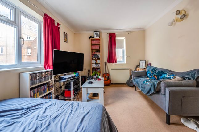 30, Bilberry Court, Winchester photo 3