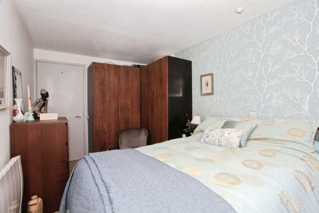 22, Lincoln Gate, Peterborough photo 4