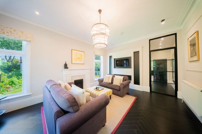 Flat 2, Clovelly Court, Altrincham photo 5