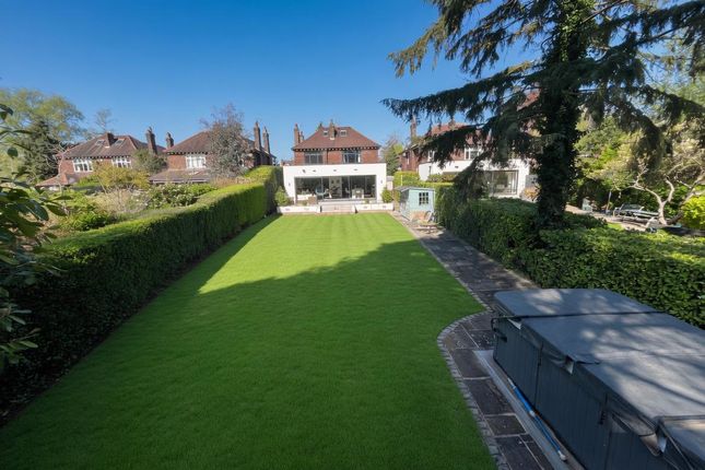 8, The Meade, Wilmslow photo 4