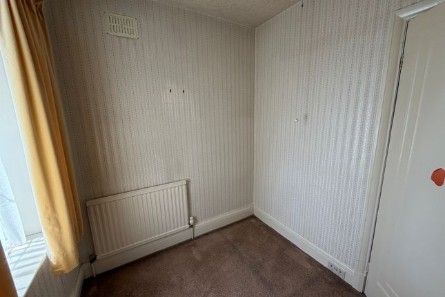 122, Savile Park Road, Halifax photo 3