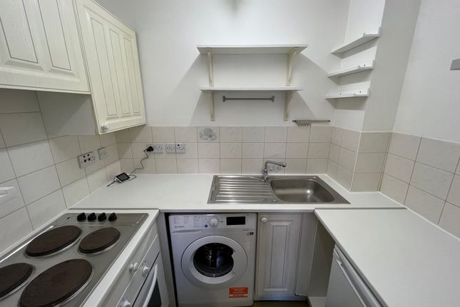 33, Millstream Close, Palmers Green photo 4