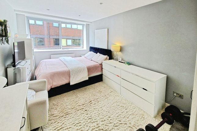 Flat 12, Hayley House,, London Road, Berkshire photo 4