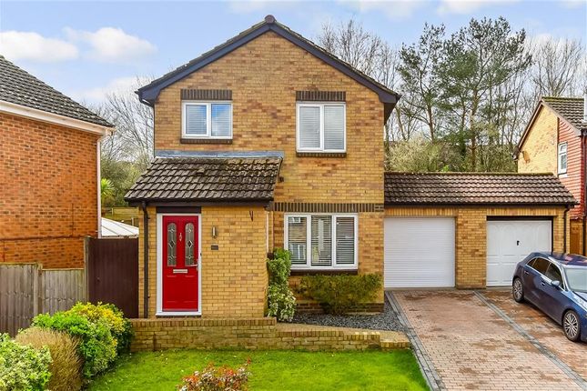 Thumbnail Link-detached house for sale in Hedgerows, Ashford, Kent