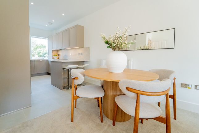 43,, 43 The Braithwaite, Locksway Road photo 4