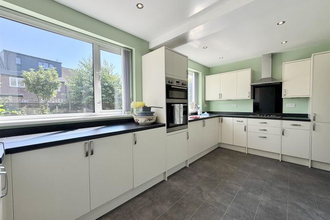 17, Brunswick Gardens, Leeds photo 3