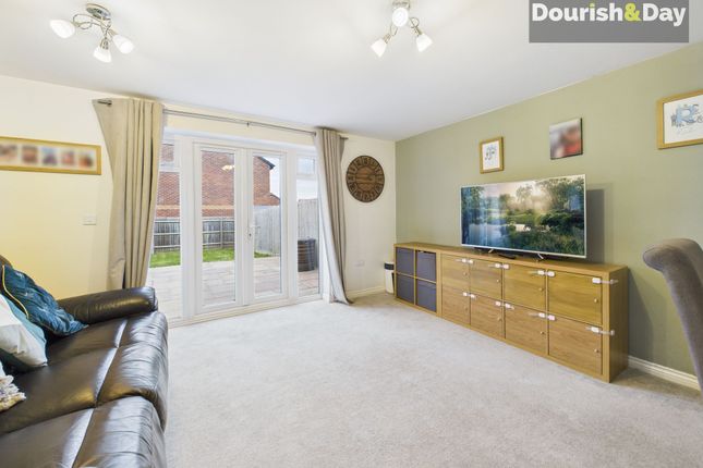 41 Winnow Avenue, Stafford photo 2