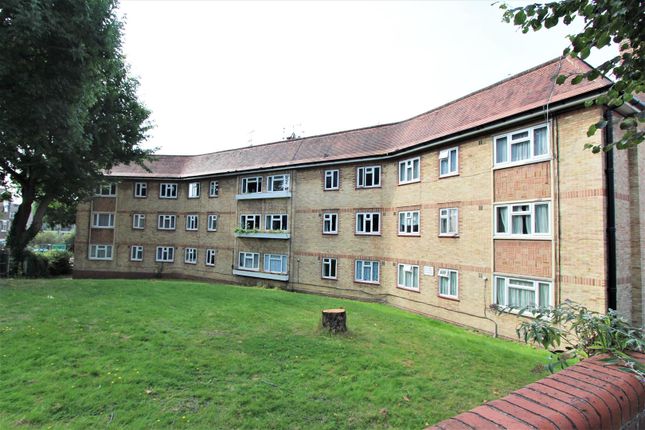 Thumbnail Flat for sale in Chelmsford Road, Southgate