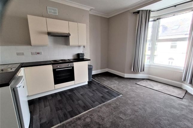 Thumbnail Flat to rent in Windsor Street, Rhyl