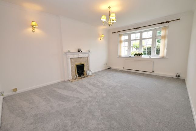 3, Broom Close, Doncaster photo 2