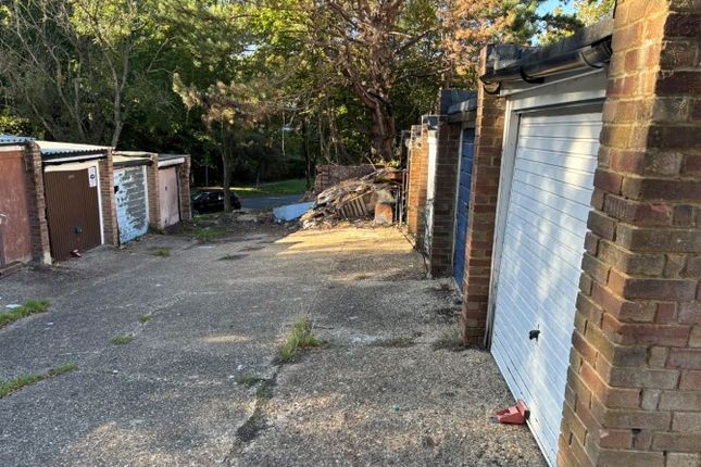 Garage 301 Osward Court Court Wood Lane,, Croydon photo 4