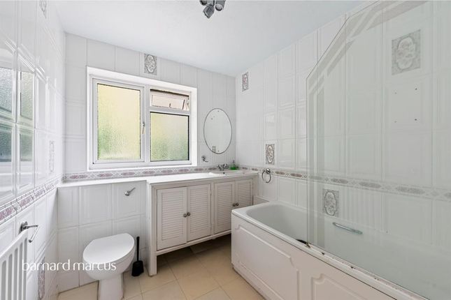 Flat 5, Clandon Court, 15, Albion Road, SUTTON photo 5