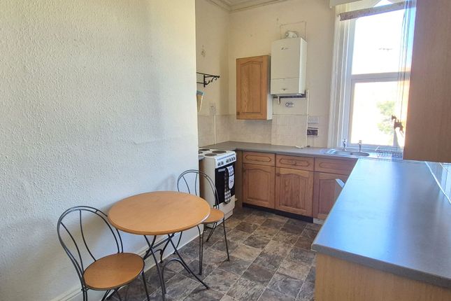 Flat 6, 1 Princess Royal Terrace, Scarborough photo 4