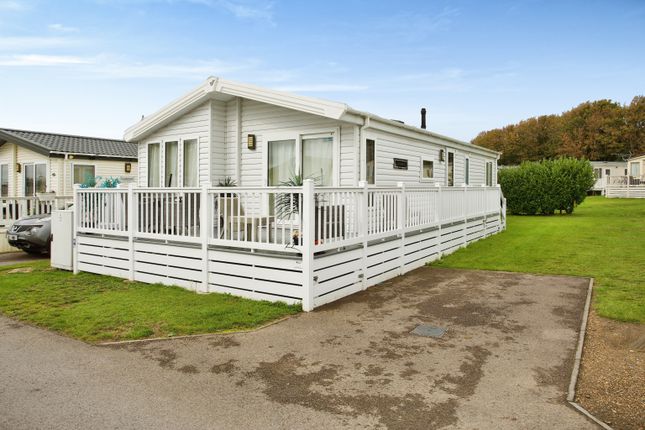Mobile/park home for sale in Solent Breezes, Chilling Lane, Warsash, Hampshire